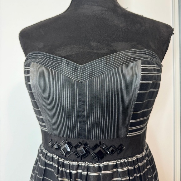 BCBGMaxAzria Strapless Organza Mini Dress Black - Picture 4 of 13